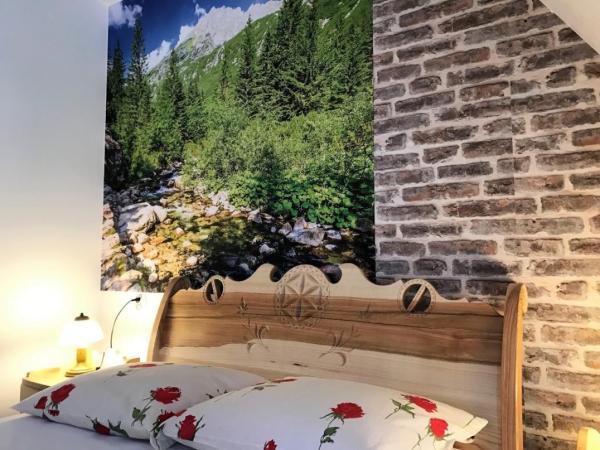 Chatka U Hazy - Regionalne Pokoje Zakopane : photo 3 de la chambre chambre double deluxe