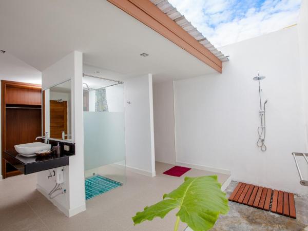 Paradise Resort Phi Phi-SHA Plus : photo 5 de la chambre villa côté plage - salle de bains extérieure