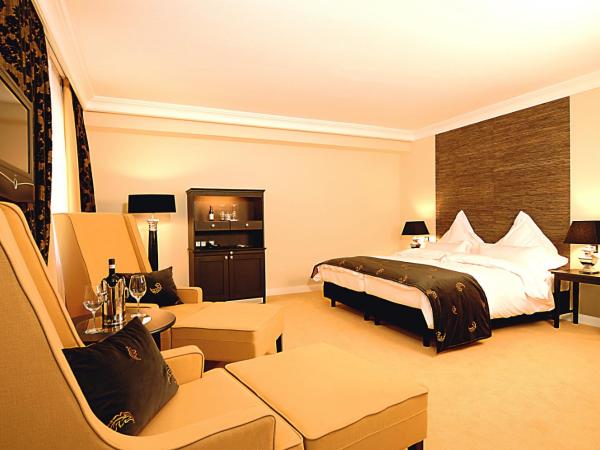 Hotel Business & More SELF CHECK IN : photo 1 de la chambre chambre double affaires avec lit king-size