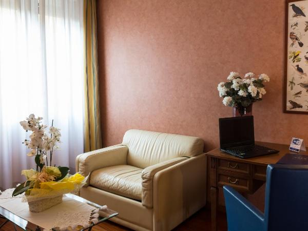 Hotel Lombardia : photo 2 de la chambre chambre triple