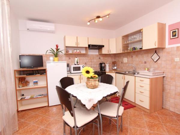 Rooms and Apartment Sanja : photo 5 de la chambre appartement 2 chambres avec terrasse