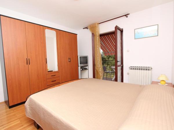 Rooms and Apartment Sanja : photo 9 de la chambre chambre double avec salle de bains privative extérieure