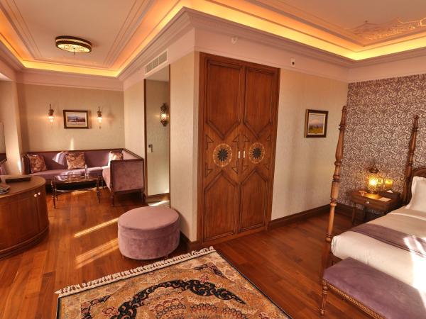 AJWA Sultanahmet - Preferred Hotels LVX Collection : photo 8 de la chambre suite d'angle - vue sur mer