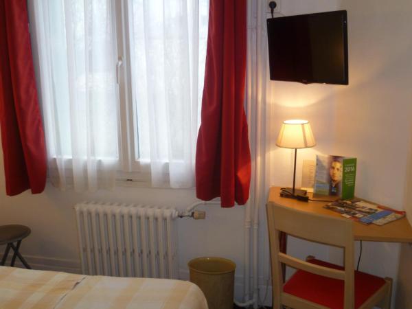 Htel Beausjour : photo 2 de la chambre chambre double avec salle de bains privative