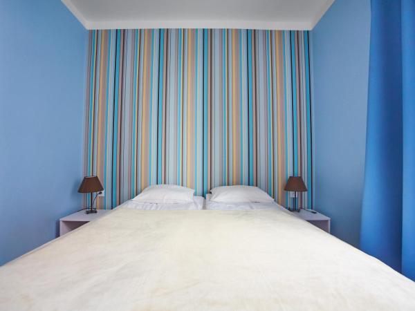 Premium Hostel : photo 4 de la chambre chambre double deluxe avec salle de bains privative