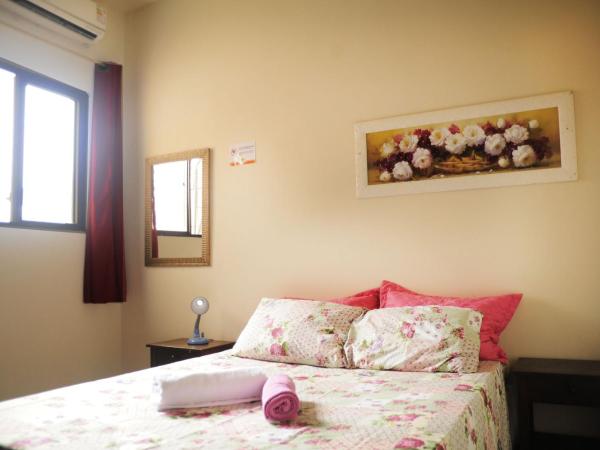 Le House Hostel : photo 2 de la chambre chambre lits jumeaux avec salle de bains privative