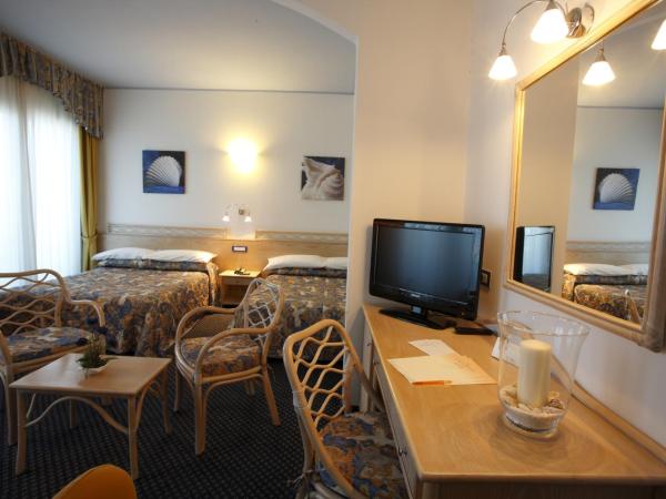 El Cid Campeador : photo 4 de la chambre chambre quadruple de luxe avec baignoire spa