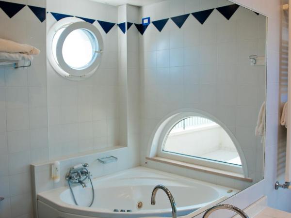 El Cid Campeador : photo 3 de la chambre chambre quadruple deluxe avec baignoire spa – vue panoramique