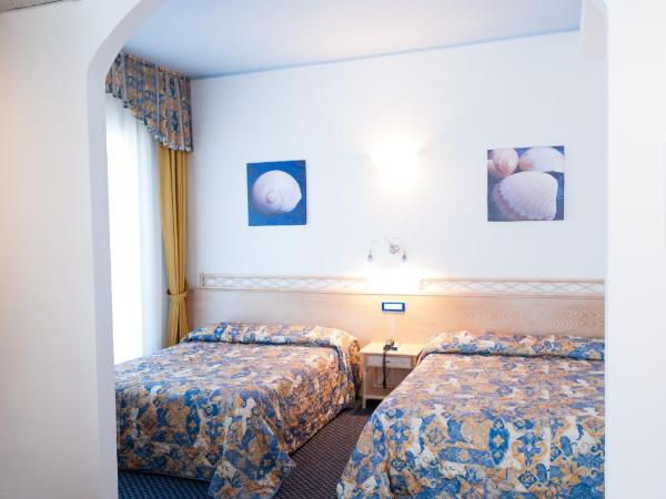 El Cid Campeador : photo 6 de la chambre chambre quadruple deluxe avec baignoire spa – vue panoramique