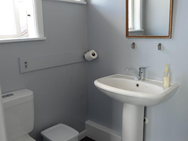 Kiwi As Guest House : photo 6 de la chambre chambre familiale avec salle de bains privative