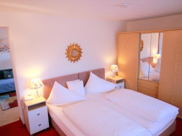 Hotel Sonnenhof - bed & breakfast & appartements : photo 2 de la chambre appartement supérieur 2 chambres avec balcon