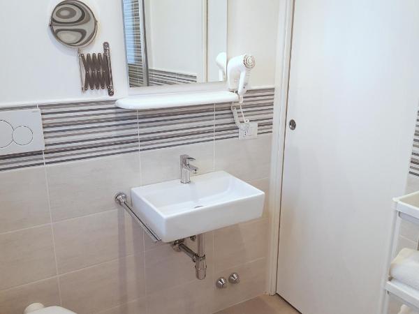 Hotel Luxor Florence : photo 9 de la chambre chambre double ou lits jumeaux supérieure