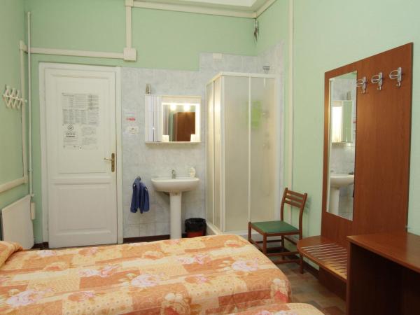 Hotel Barone : photo 10 de la chambre chambre double ou lits jumeaux avec douche