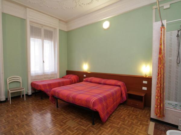 Hotel Barone : photo 4 de la chambre chambre triple confort avec douche