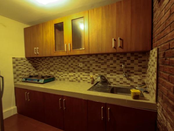 Griya Langen Guesthouse : photo 4 de la chambre chambre double - vue sur parc