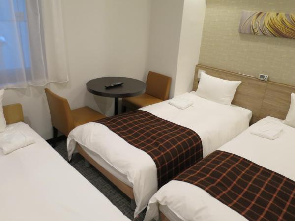 Nest Hotel Osaka Shinsaibashi : photo 3 de la chambre chambre lits jumeaux avec lit d'appoint - non-fumeurs