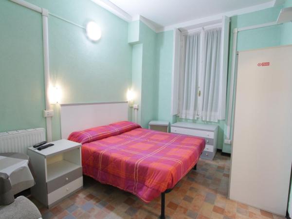 Hotel Barone : photo 4 de la chambre chambre double avec salle de bains privative