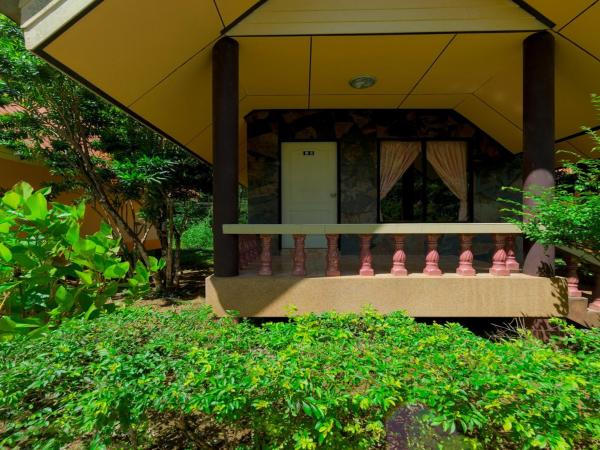 Rim Khao Resort : photo 1 de la chambre bungalow avec ventilateur