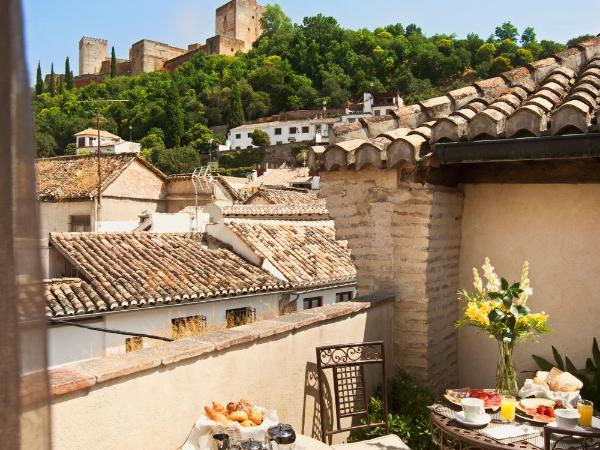 Hotel Casa 1800 Granada : photo 5 de la chambre chambre premium deluxe avec terrasse - vue sur alhambra