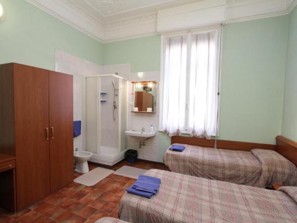Hotel Barone : photo 1 de la chambre chambre quadruple avec douche