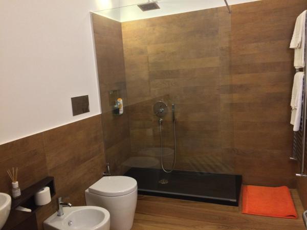 B&B Vicolo dei Sartori : photo 2 de la chambre suite avec balcon