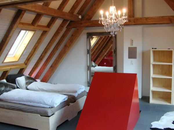 B&B Laupenring, Basel : photo 3 de la chambre chambre double ou lits jumeaux avec salle de bains privative