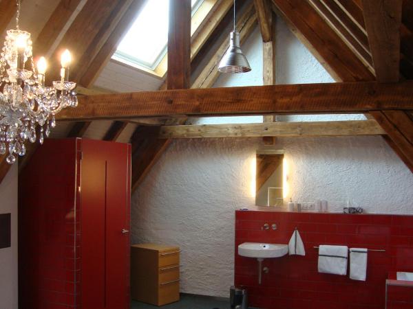 B&B Laupenring, Basel : photo 7 de la chambre chambre double ou lits jumeaux avec salle de bains privative