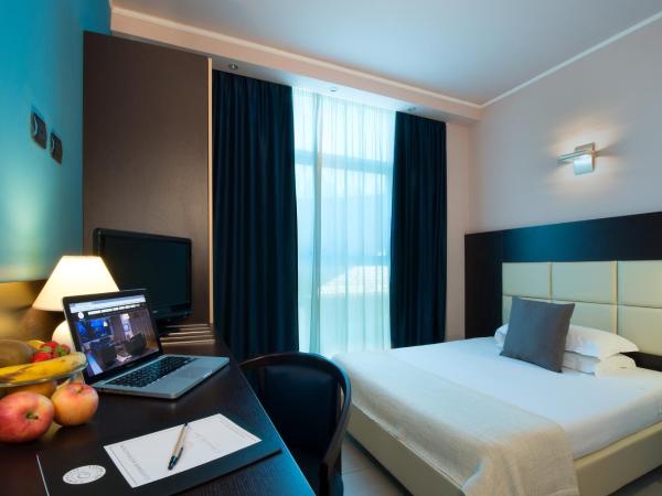 CDH Hotel Villa Ducale : photo 3 de la chambre chambre double avec petit lit double