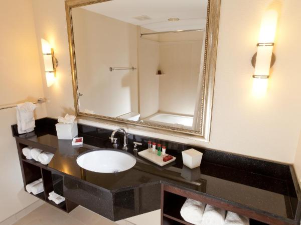 Ramada Plaza by Wyndham Orlando Resort & Suites Intl Drive : photo 4 de la chambre luxury two bedroom suite (no resort fee)