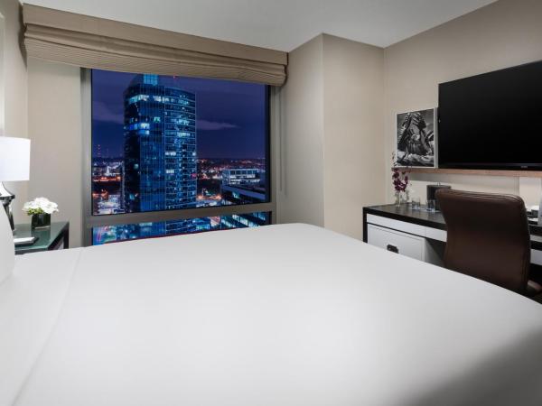 Hyatt Centric Arlington : photo 5 de la chambre petite chambre lit queen-size