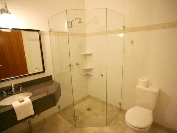 Darcy's Hotel : photo 3 de la chambre chambre familiale supérieure avec salle de bains privative