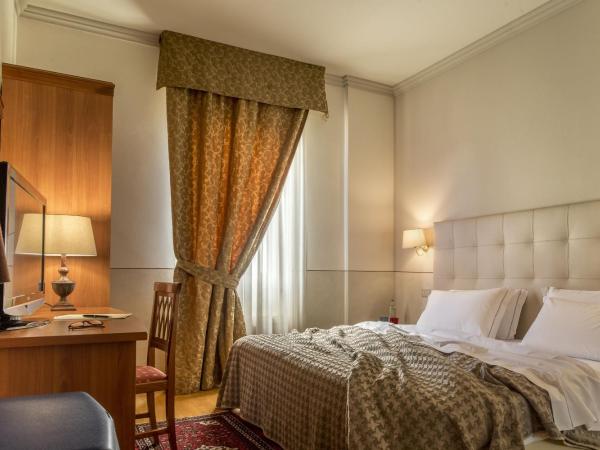 Hotel Ambasciatori : photo 1 de la chambre chambre double ou lits jumeaux standard