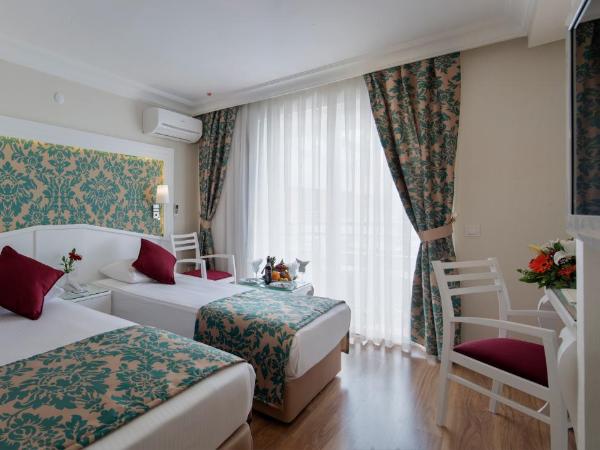 Alaiye Kleopatra Hotel : photo 2 de la chambre chambre triple standard