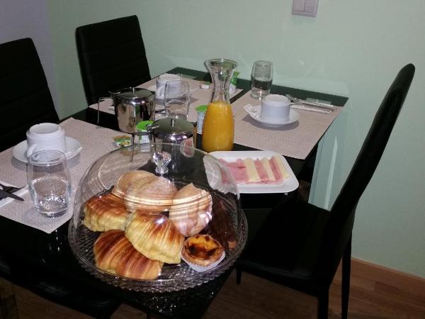 Vivacity Porto - Rooms & Apartments : photo 10 de la chambre chambre double avec lit d'appoint