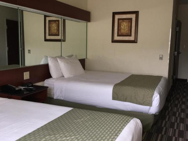 Microtel Inn & Suites by Wyndham Indianapolis Airport : photo 1 de la chambre chambre 2 lits queen-size - non-fumeurs