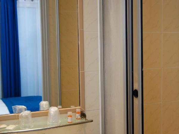 Hôtel Sunny : photo 2 de la chambre chambre double