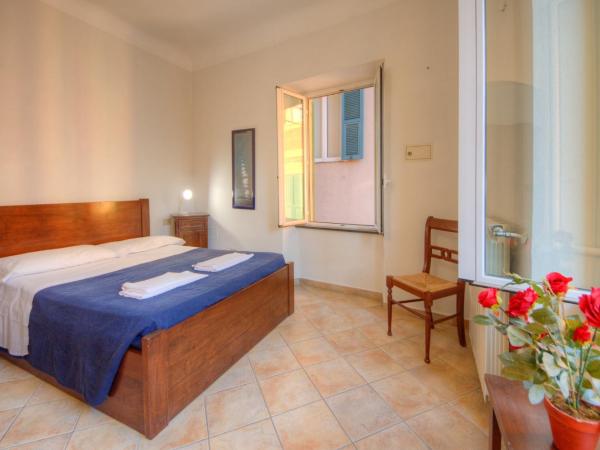 Club Nautico Savona : photo 2 de la chambre chambre familiale avec salle de bains commune