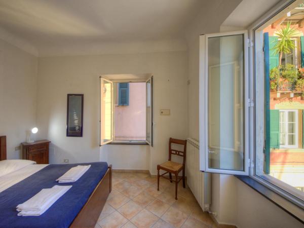 Club Nautico Savona : photo 3 de la chambre chambre familiale avec salle de bains commune