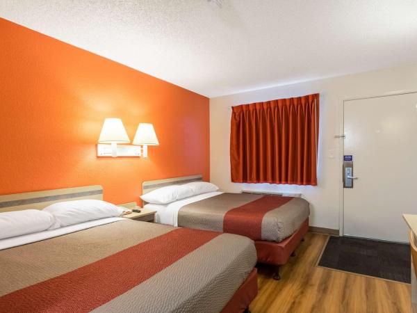 Motel 6-Albuquerque, NM - South - Airport : photo 3 de la chambre chambre quadruple