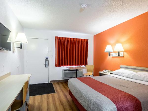 Motel 6-Albuquerque, NM - South - Airport : photo 4 de la chambre chambre lit queen-size 