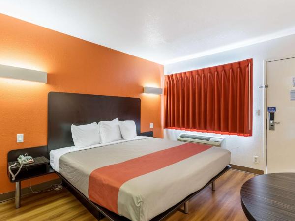 Motel 6 Albuquerque Northeast : photo 5 de la chambre chambre double - non-fumeurs