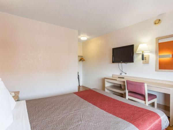 Motel 6 Albuquerque Northeast : photo 7 de la chambre chambre double - non-fumeurs