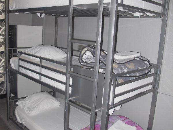 Peace & Love Hostel : photo 1 de la chambre lit simple dans chambre triple avec toilettes communes