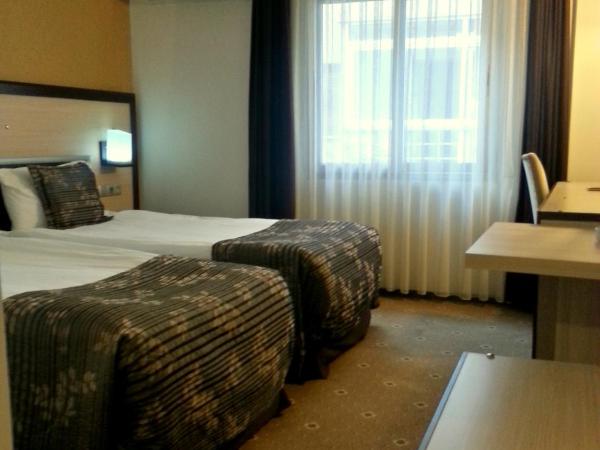 Hotel Ismira : photo 5 de la chambre chambre double ou lits jumeaux