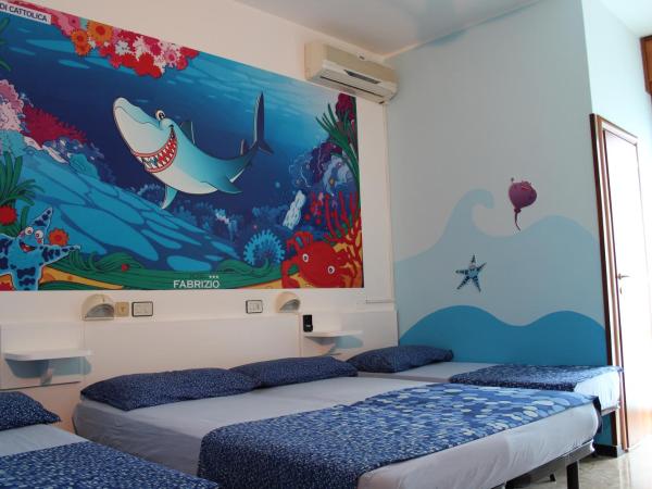 Hotel Fabrizio : photo 2 de la chambre chambre quadruple (2 adultes + 2 enfants)