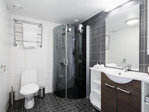 Hotel Rantapuisto : photo 5 de la chambre chambre lit king-size - vue sur mer