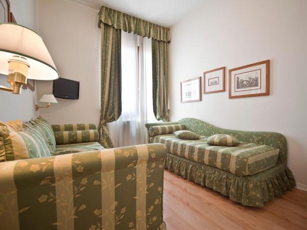 Hotel Italia : photo 2 de la chambre chambre familiale