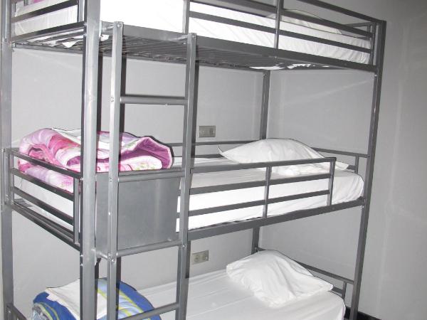 Peace & Love Hostel : photo 2 de la chambre lit simple dans dortoir mixte