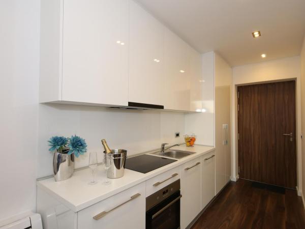 B&B Demar Residence & Dependance : photo 1 de la chambre suite junior avec piscine privée