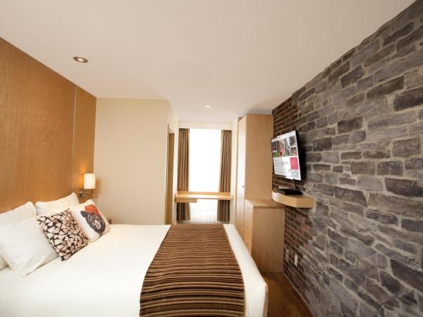 Hotel du Vieux Quebec : photo 5 de la chambre petite chambre lit queen-size